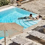 Villa Monadi *